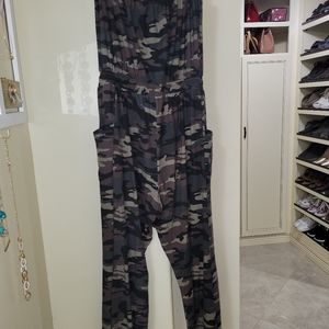 sleeveless camouflage romper